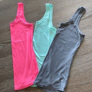 Women’s Tank Top(s)